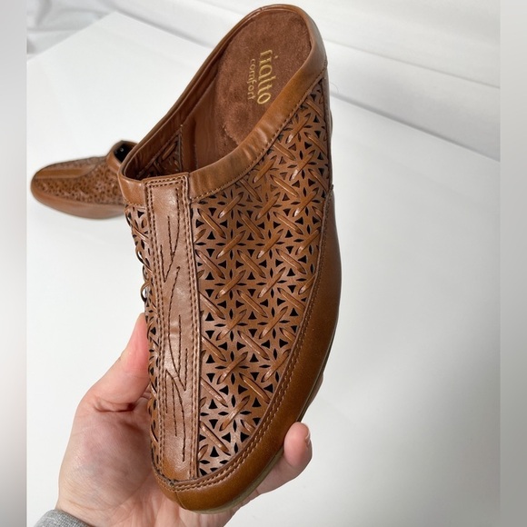 Rialto Comfort brown mule slide shoes w/ eyelet pattern | Sz. 9.5 - Picture 1 of 7